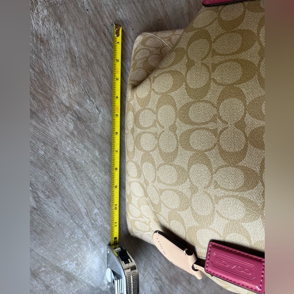 Authentic Coach Tote Tan and Pink Lightly used, in excellent condition. - Picture 4 of 7